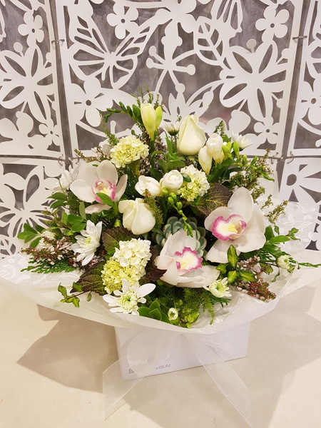 Testimonial for Subtle Creams Boxed Arrangement