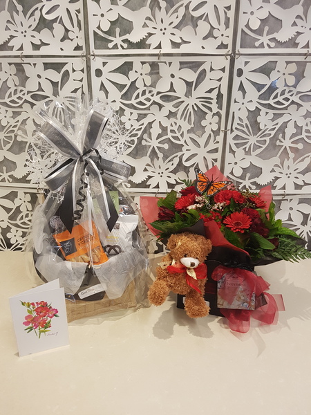 Testimonial for Seasonal Posy in Glass Vase