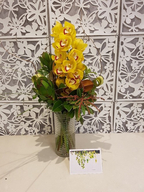 Testimonial for Orchid Glass Vase Arrangement