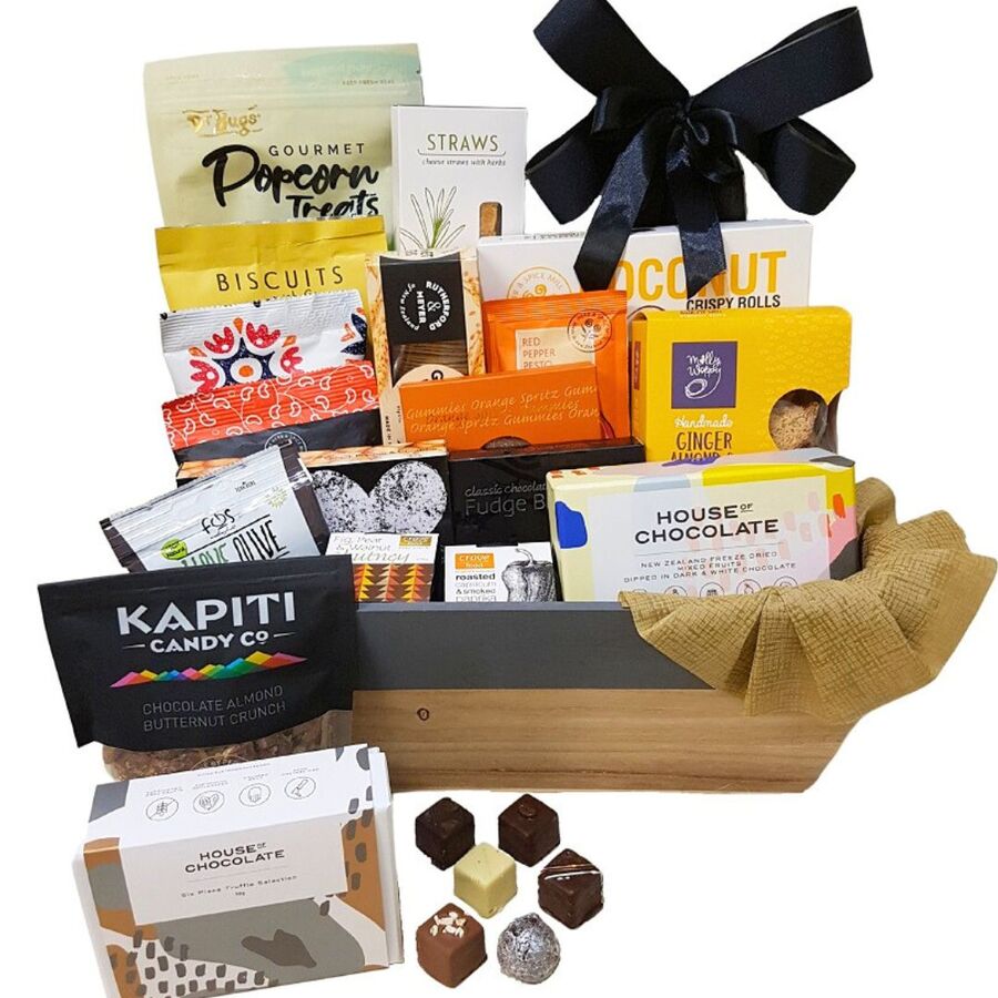 Deluxe Luxury Gift Basket Free Flower Delivery Auckland