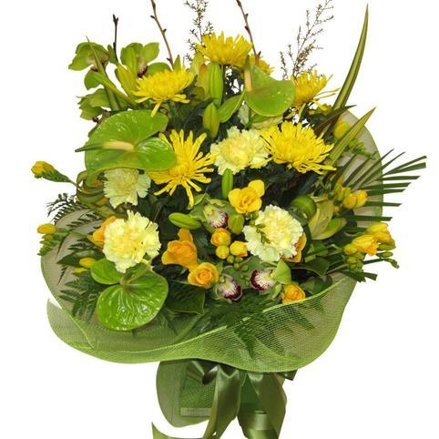 Gold and yellow sympathy flower bouquet auckland nz