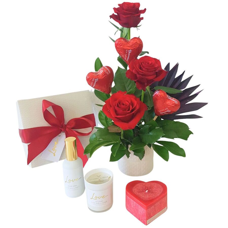red rose scented gift box delivered auckland New Zealand