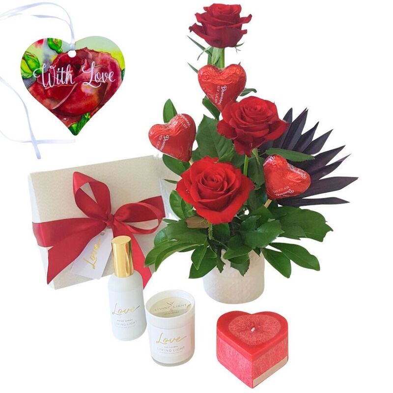 red rose scented gift box delivered auckland New Zealand