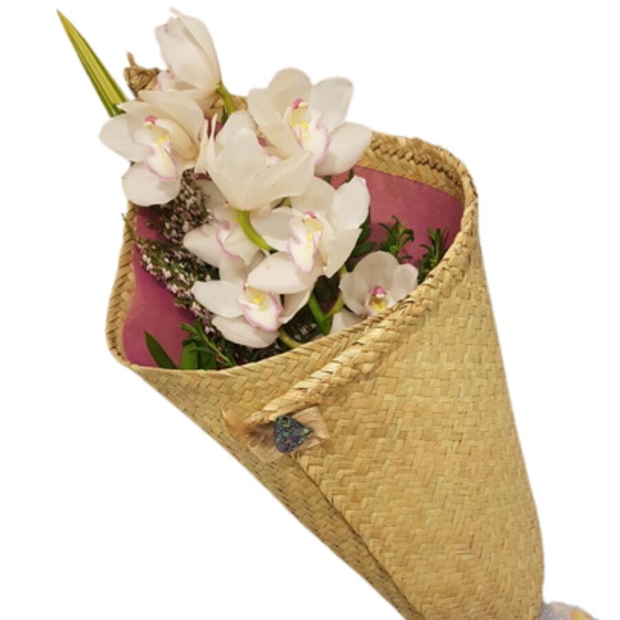 New Zealand kete wrap flowers 