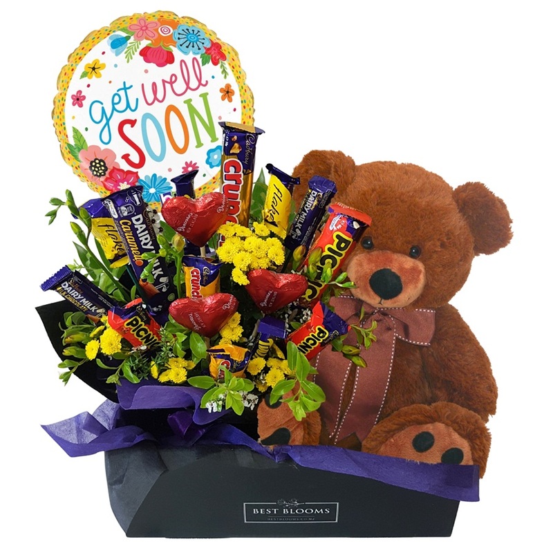 Teddy Loves Chocolate – chocolate bouquet with large teddy bear and balloon, delivered in Auckland