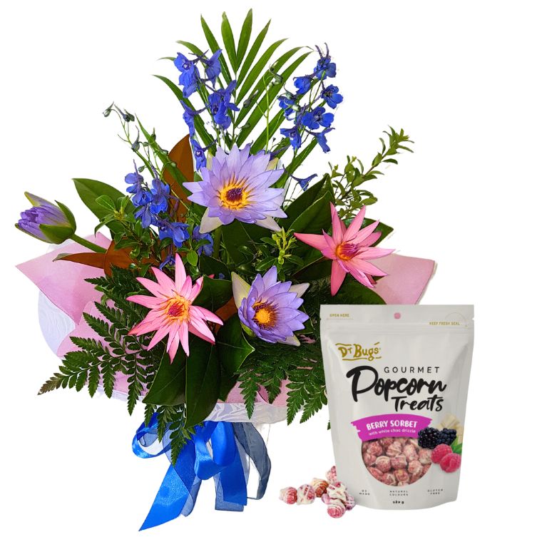 Wonderful Water Lilies and Berry Popcorn – Weekly Flowers Special Best Blooms Auckland