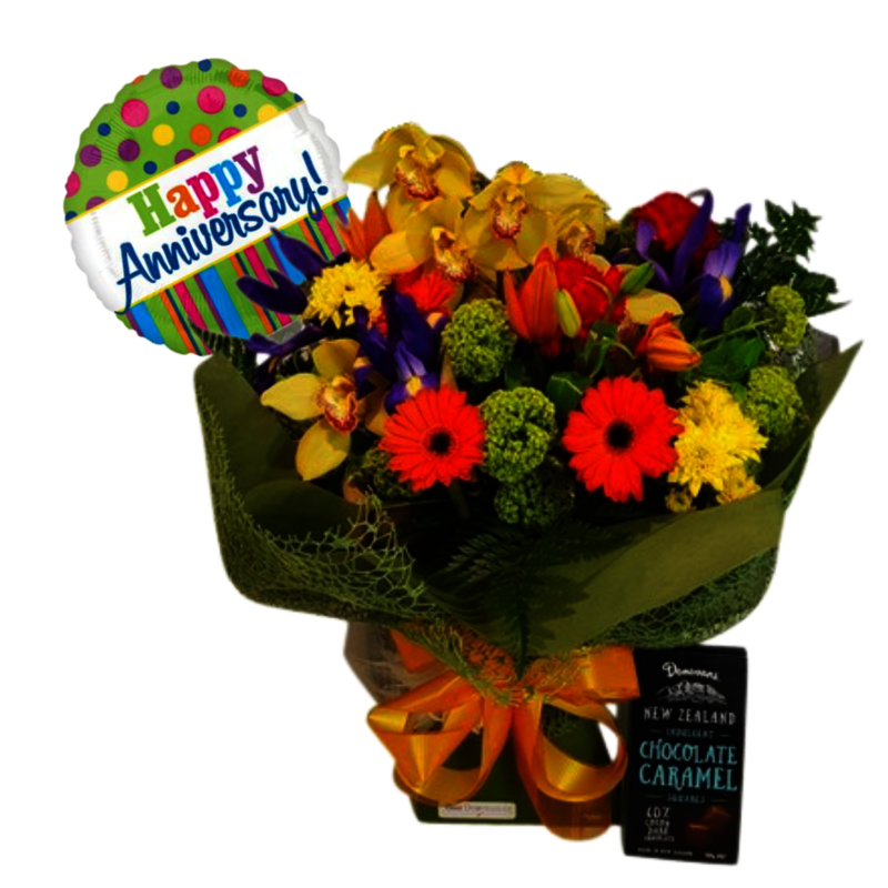 50th golden wedding anniversary bouquet, golden anniversary balloon and chocolates. Auckland Delivery.