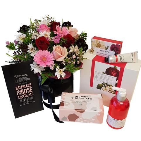 raspberry rose gift box delivered auckland New Zealand