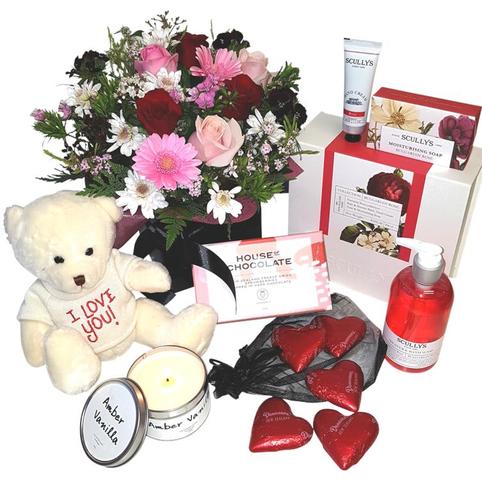 love and romance rose gift hamper